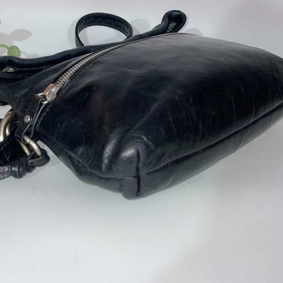 Elegant HOBO Black Leather Crossbody Bag - Picture 8 of 13